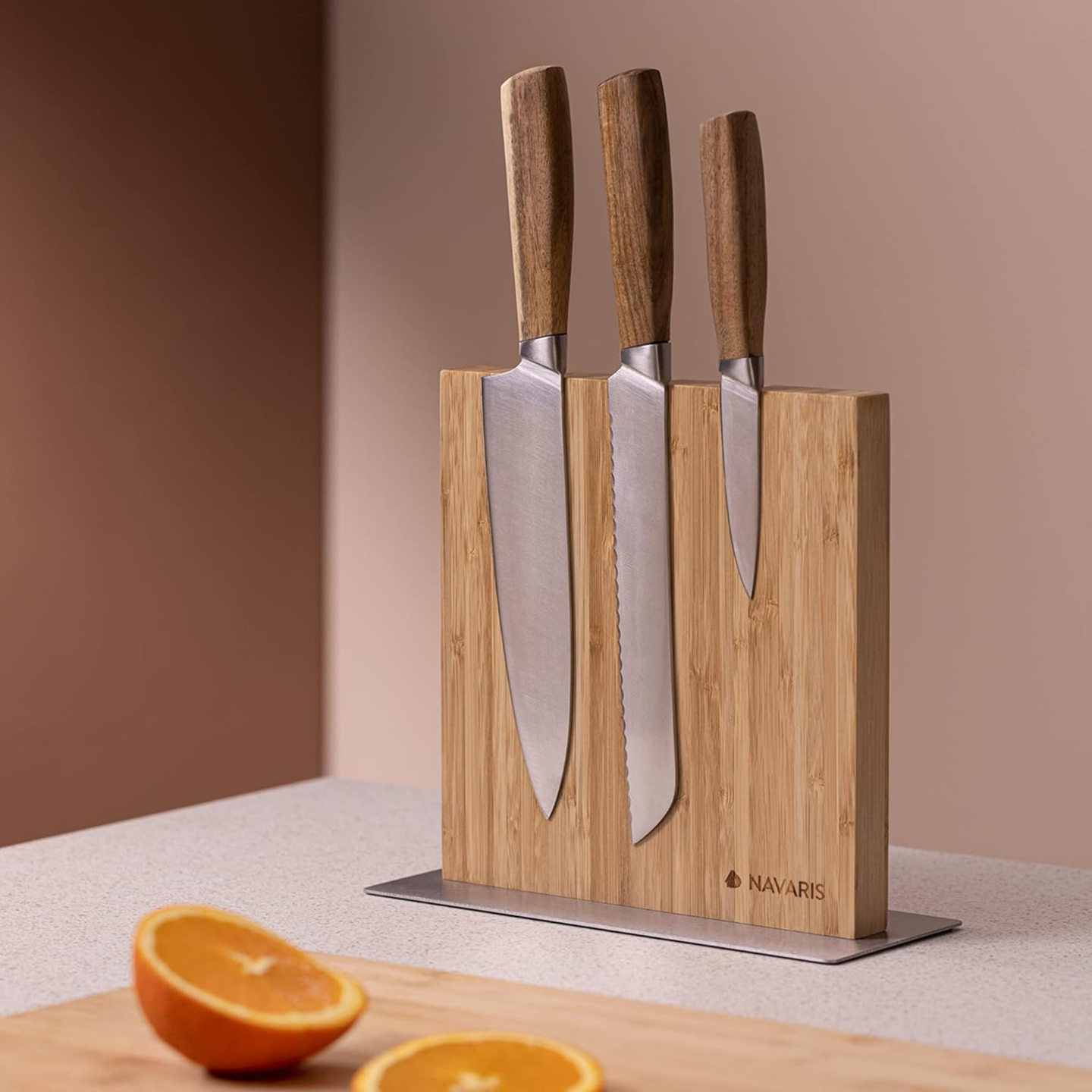 Navaris bamboo knife block with kitchen knives